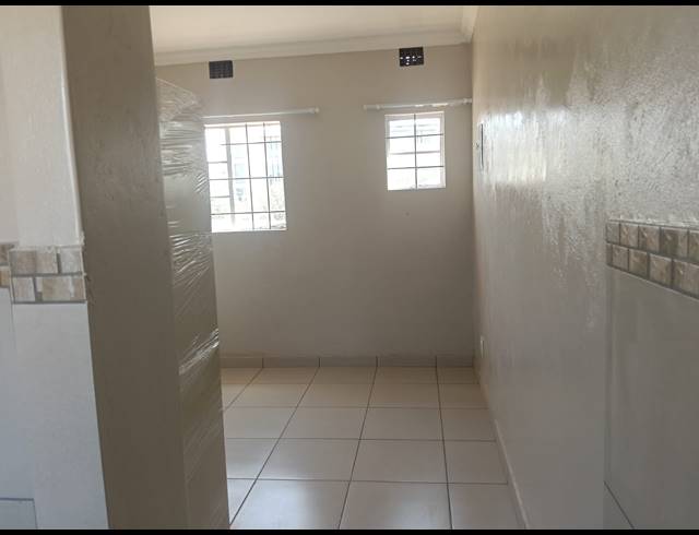 1 BEDROOM APARTMENT BLOCK TO LET IN WESTDENE